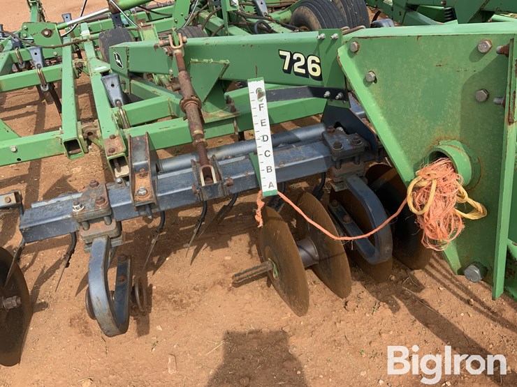 john-deere-726-image-12