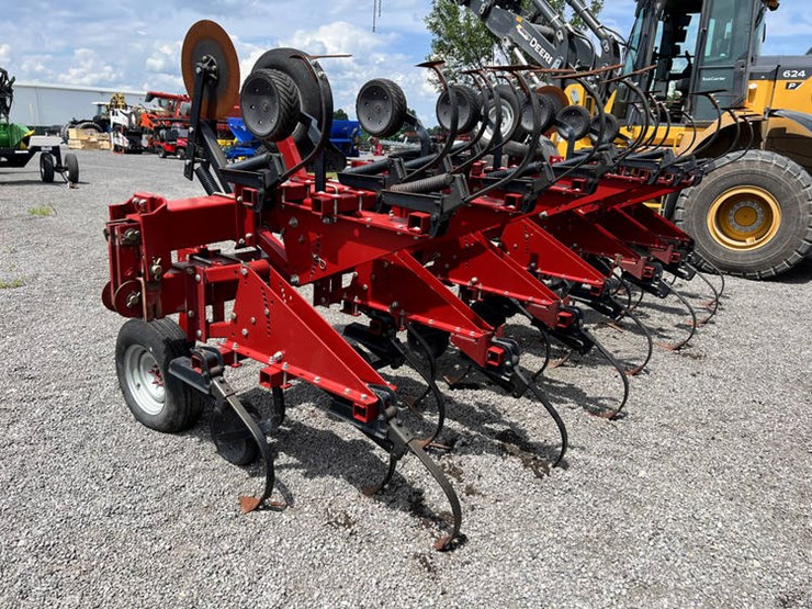 #10862-•-cih-1820-row-crop-cult-vibra-shank-image-5