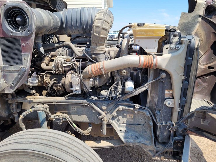 2015-kenworth-t800-image-16