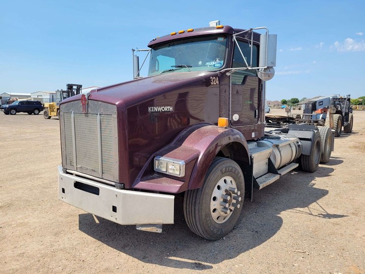2015-kenworth-t800-image-1