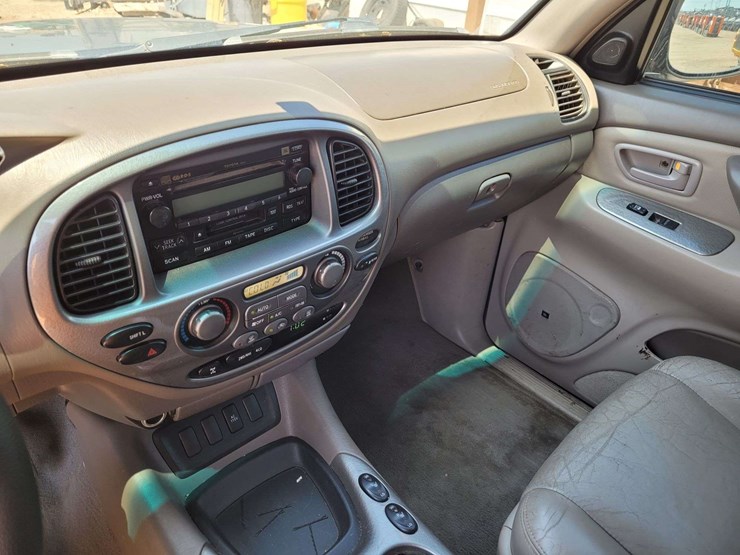 2005-toyota-sequoia-limited-image-11