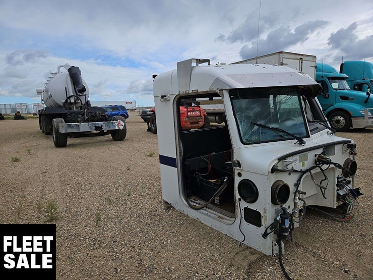 2018-peterbilt-367-image-2