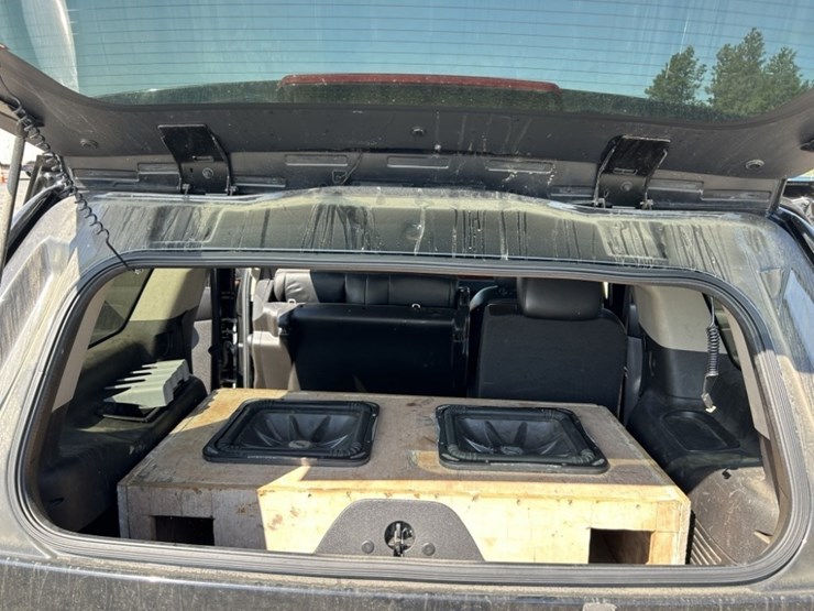 2012-chevrolet-tahoe-lt-image-26