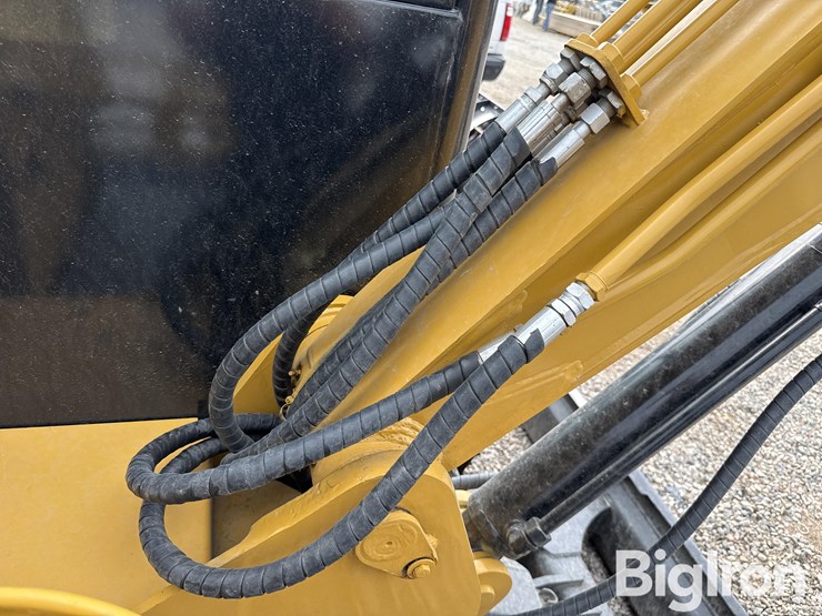 2014-caterpillar-305.5e-image-18