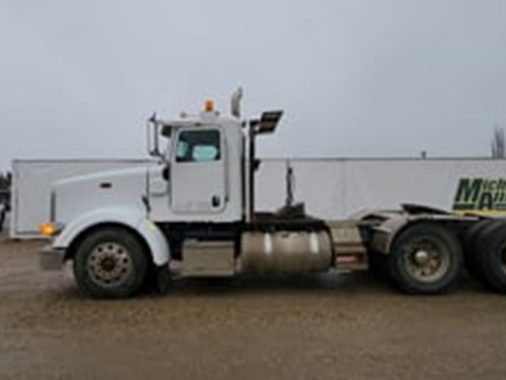 2012-peterbilt-367-image-5