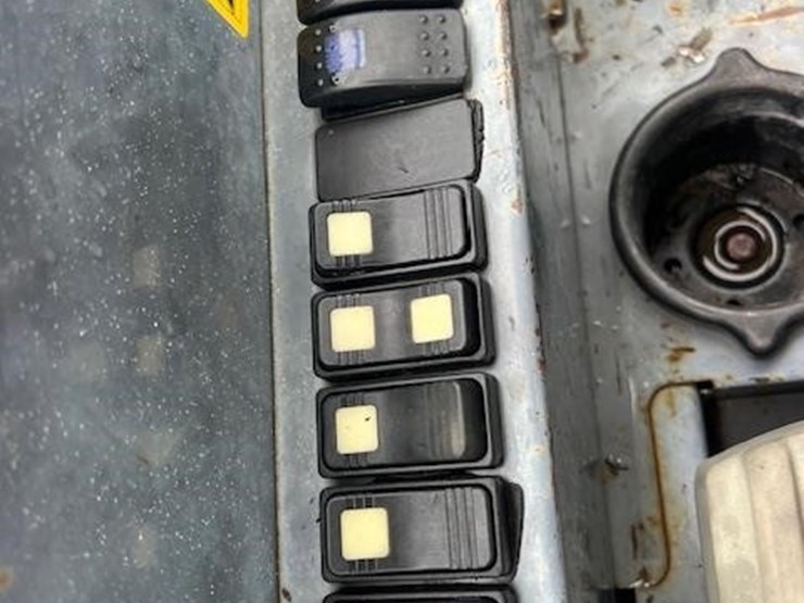 takeuchi-tb260-image-34