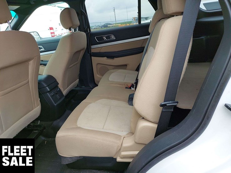 2016-ford-explorer-xlt-image-18