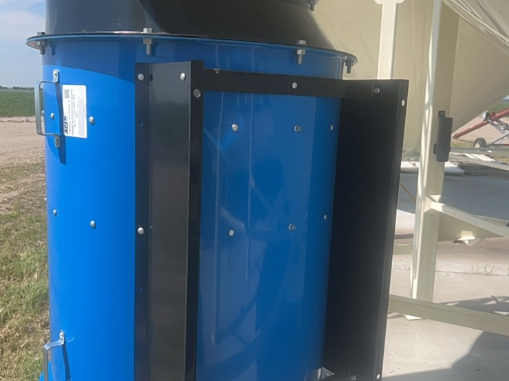 concept-7,500-bu.-hopper-bin,-equipped-with-bin-fan-with-3-phase-agi-grainguard-10-hp-electric-motor.-image-35