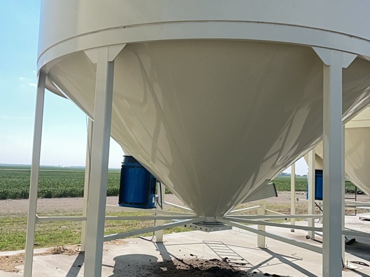 concept-7,500-bu.-hopper-bin,-equipped-with-bin-fan-with-3-phase-agi-grainguard-10-hp-electric-motor.-image-47