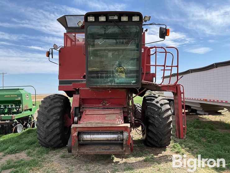 1990-case-ih-1680-image-2