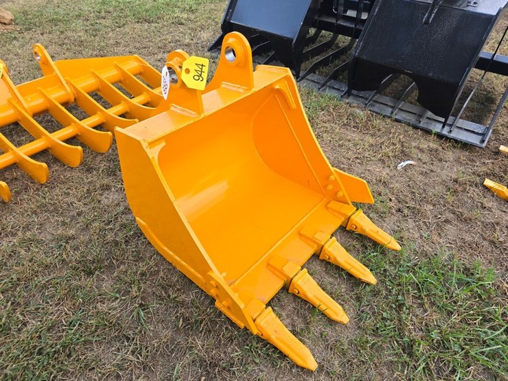 caterpillar-24-image-2
