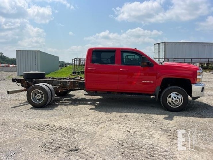 2018-chevrolet-silverado-3500hd-image-8
