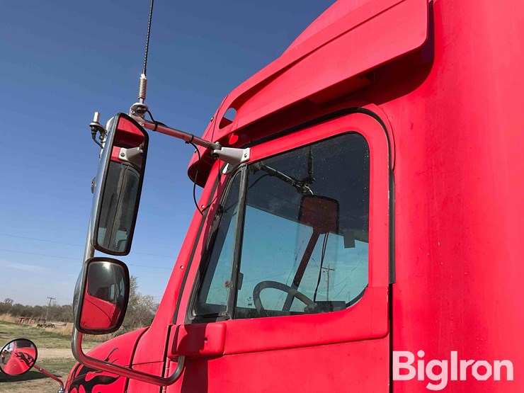 2003-freightliner-columbia-120-image-12