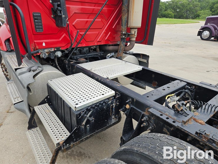 2014-international-prostar-image-19
