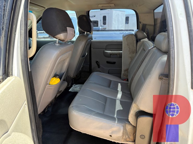2012-chevrolet-silverado-3500hd-image-5