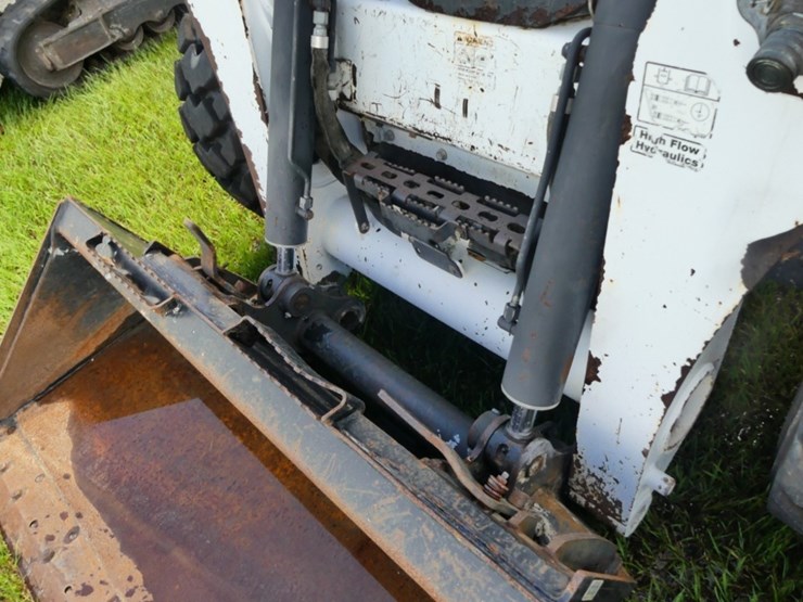 2012-bobcat-s850-image-11