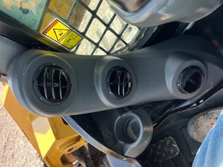 2018-caterpillar-299d2-image-25