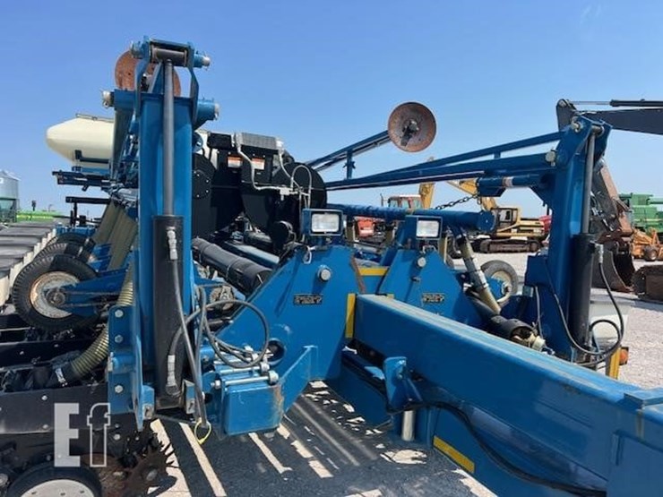 2008-kinze-3800sds-image-75