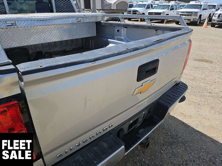 2018-chevrolet-silverado-1500-image-35