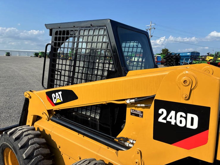 2019-caterpillar-246d-image-19