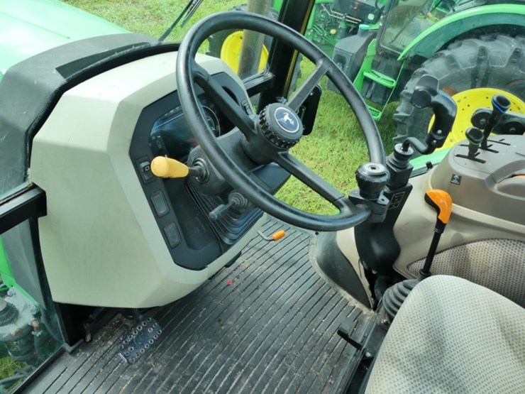 2019-john-deere-5090e-image-11