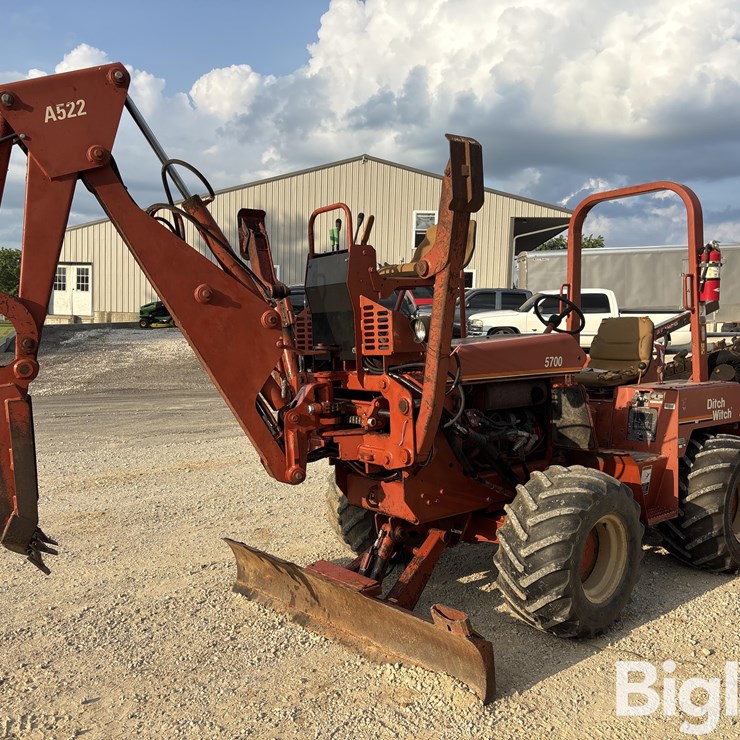 DITCH WITCH 5700DD