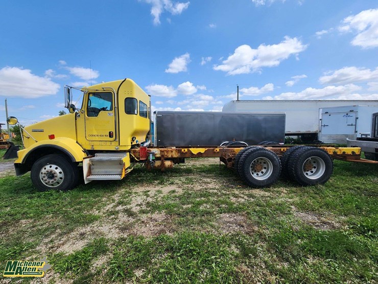 2010-kenworth-t800-image-4