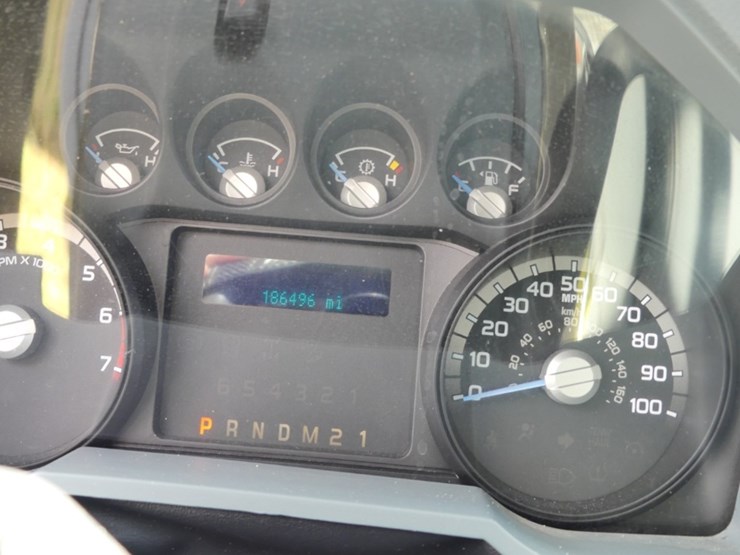 2013-ford-f250-xl-image-13