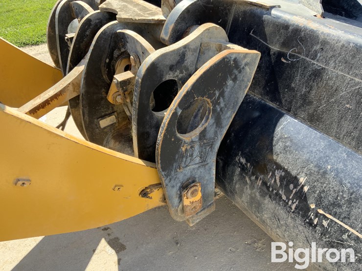 2014-caterpillar-950k-image-19
