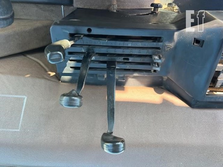 john-deere-2550-image-33
