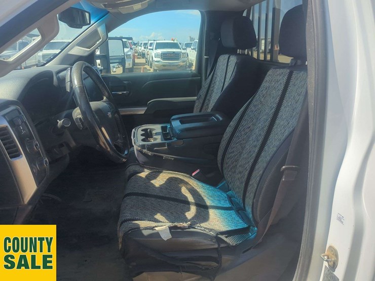 2015-chevrolet-silverado-3500hd-image-12