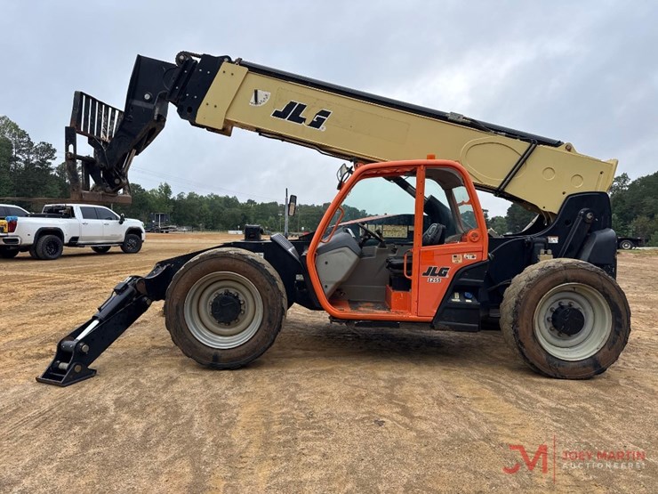 2018-jlg-1255-image-5