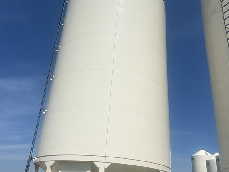concept-7,500-bu.-hopper-bin-with-agi-grainguard-bin-fan,-10-hp-3-phase-electric-motor-image-8