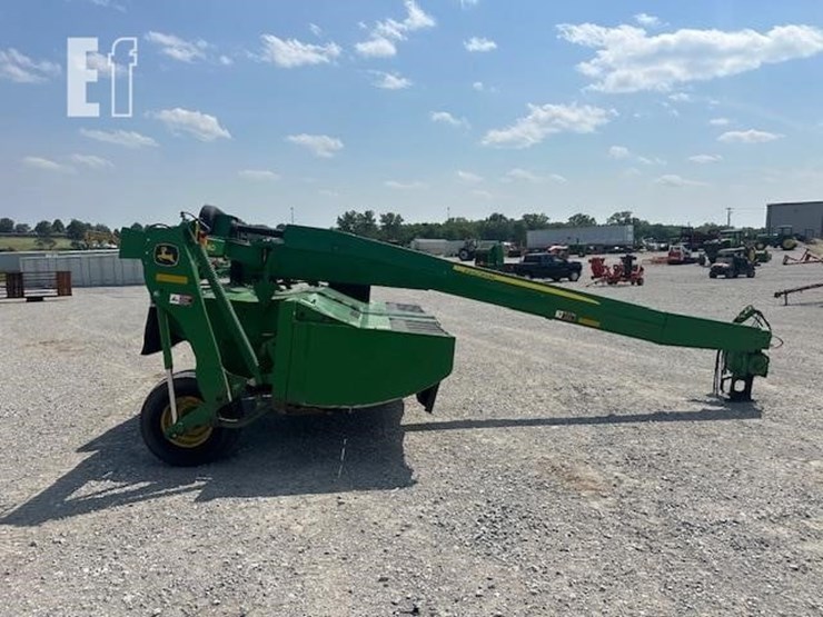 2017-john-deere-835-image-5