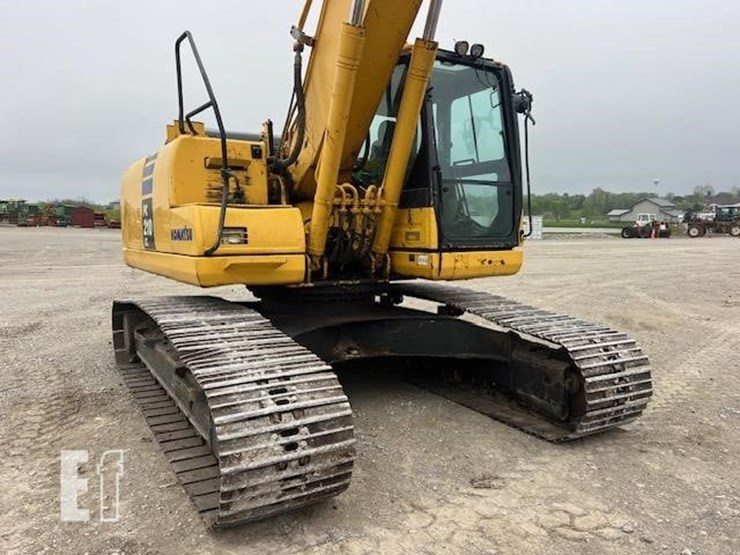 komatsu-pc210-lc-image-14