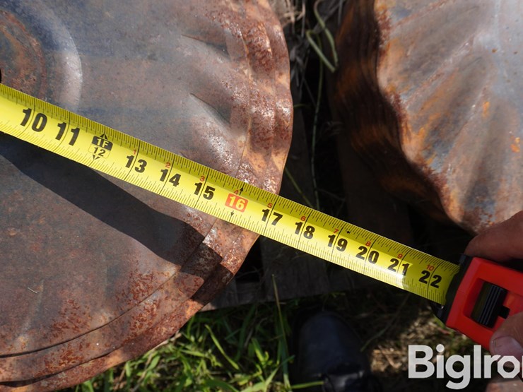 case-ih-330-image-11