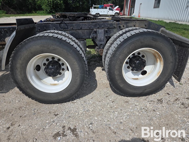 2007-peterbilt-386-image-15