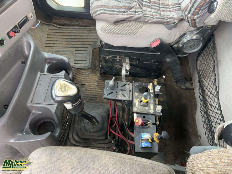 1998-ford-9500-image-6