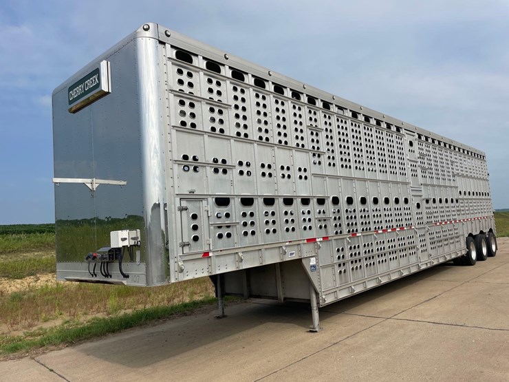 2021-eby-livestock-trailer-image-1