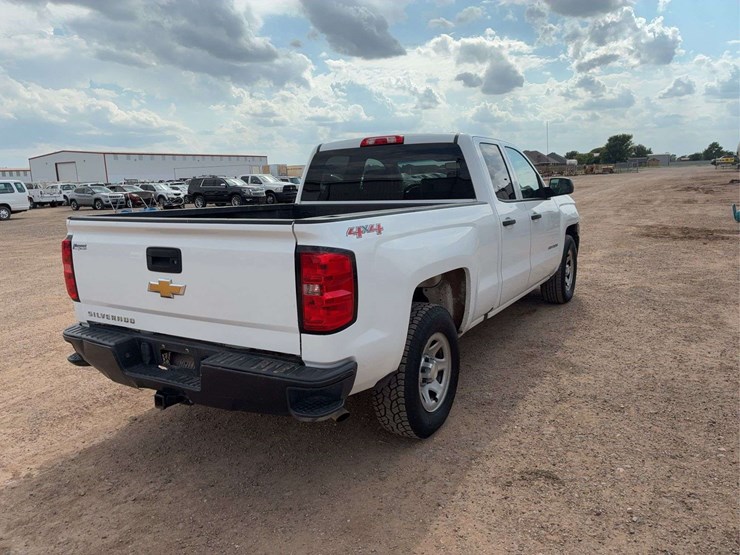2017-chevrolet-silverado-1500-ls-image-3