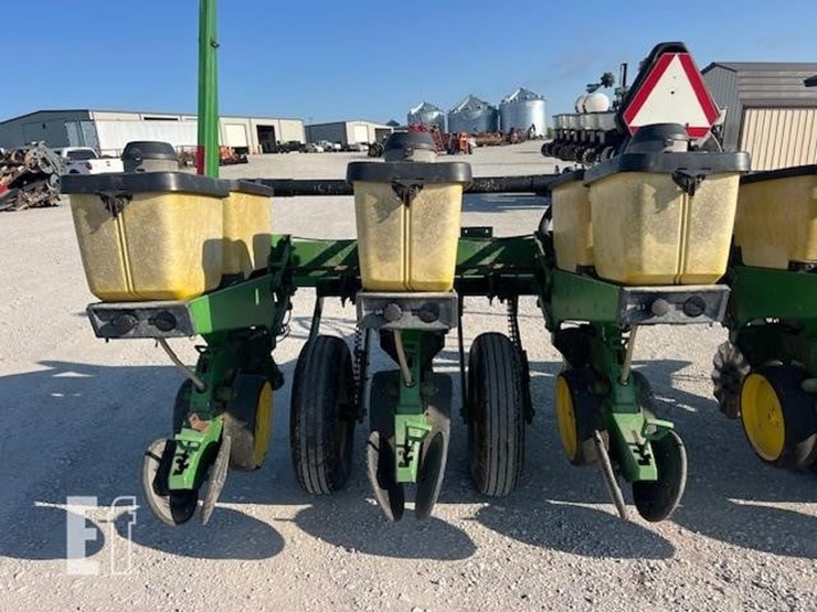 john-deere-7000-image-15