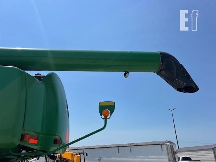 2009-john-deere-9670-sts-image-43