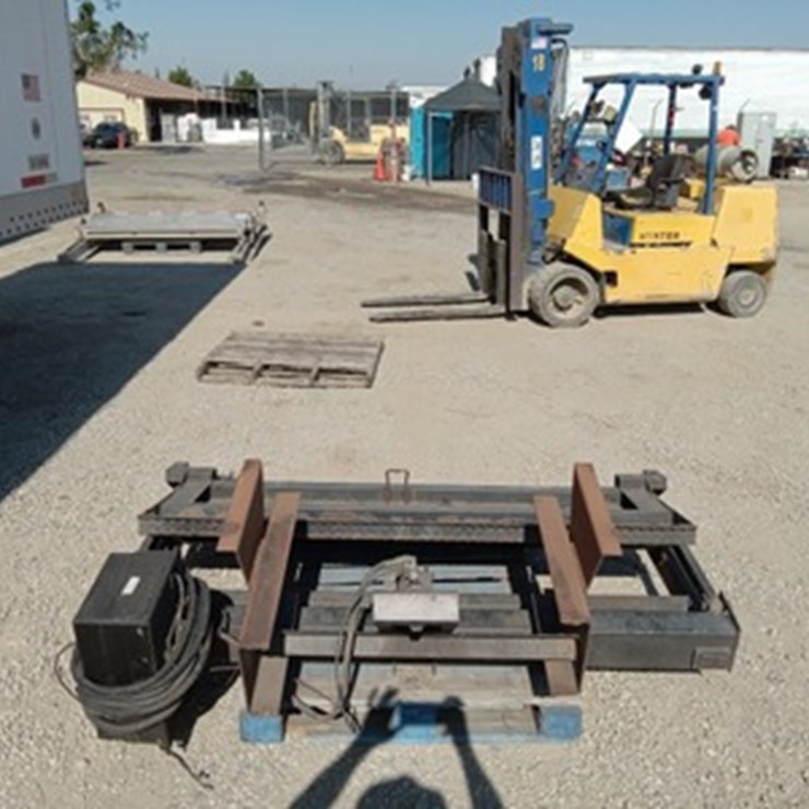 LOT#--MAXON LIFTGATE
