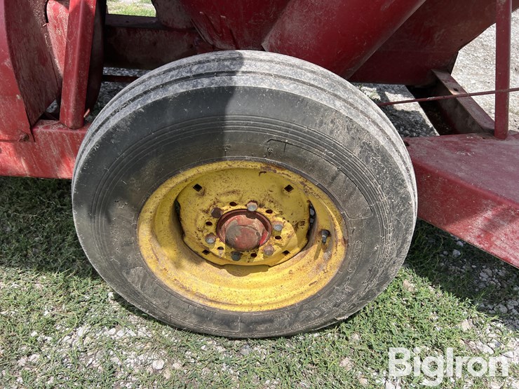new-holland-353-image-18
