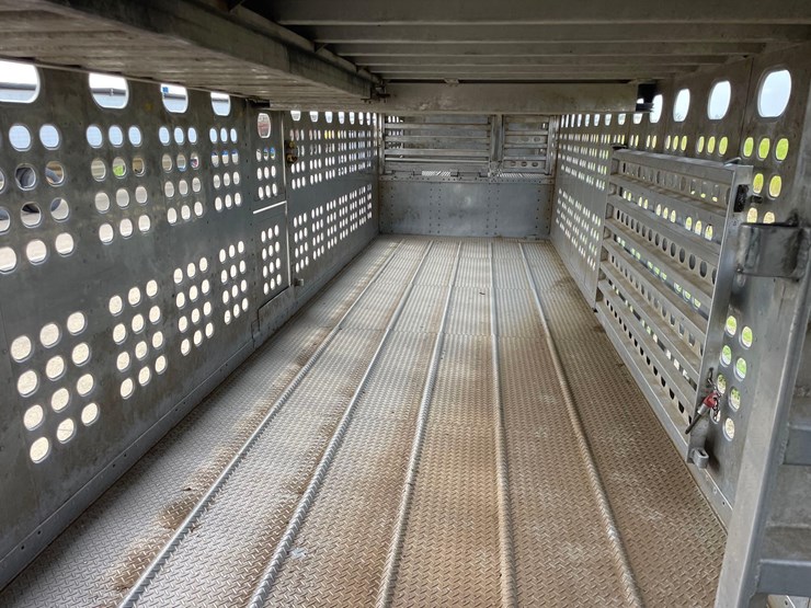 2021-eby-livestock-trailer-image-73