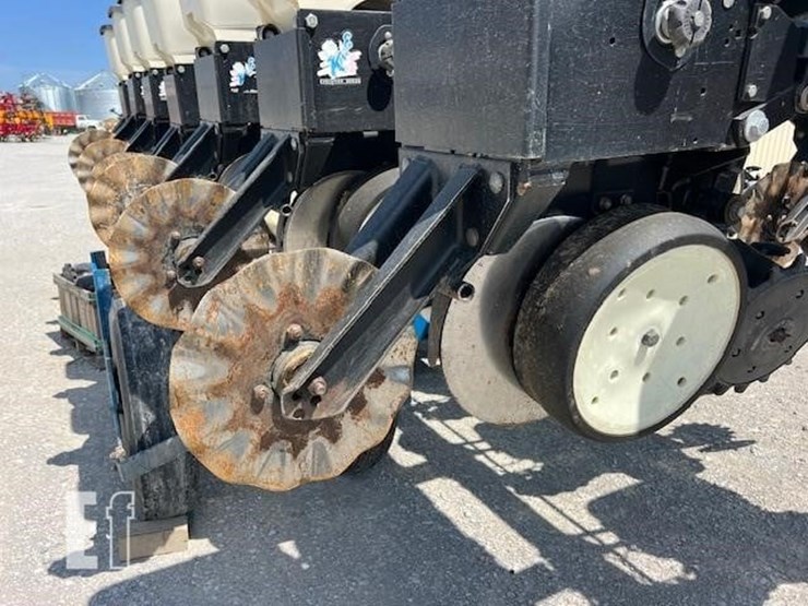 2001-kinze-3500-image-25