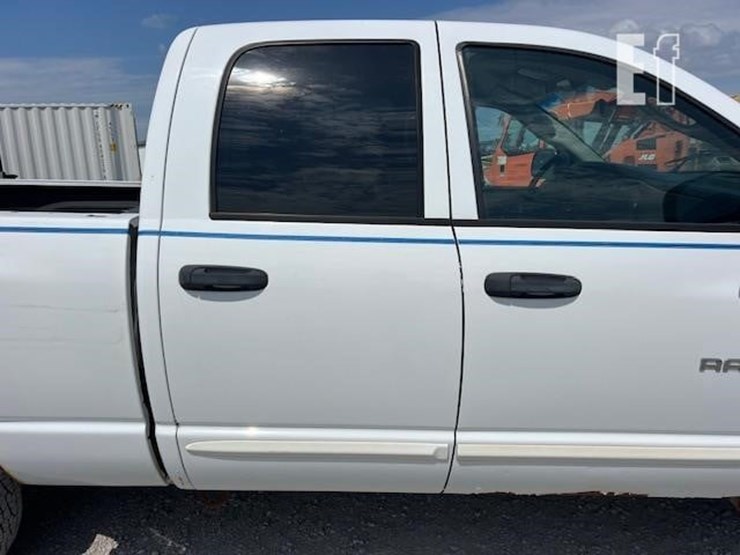 2004-dodge-ram-1500-image-15