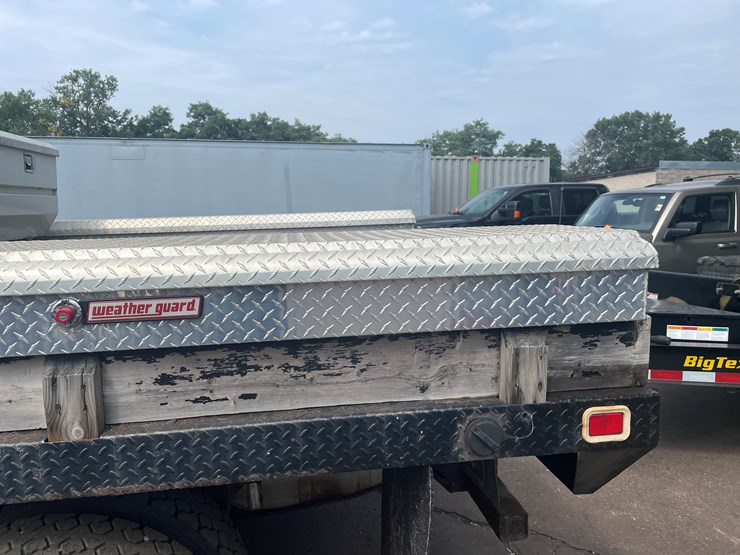 2003-ford-f550-image-26