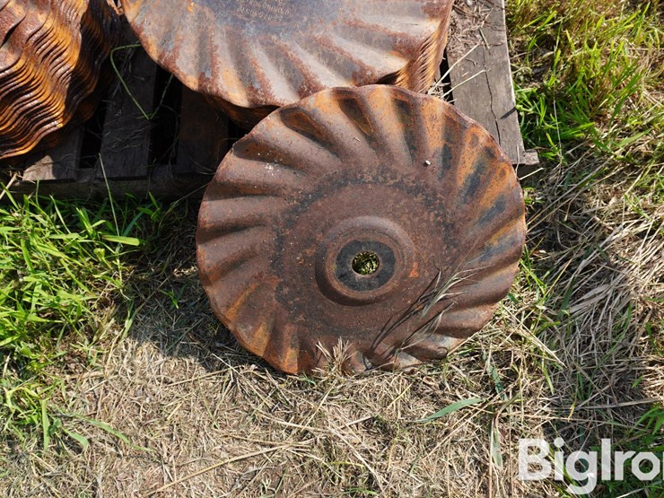 case-ih-330-image-9
