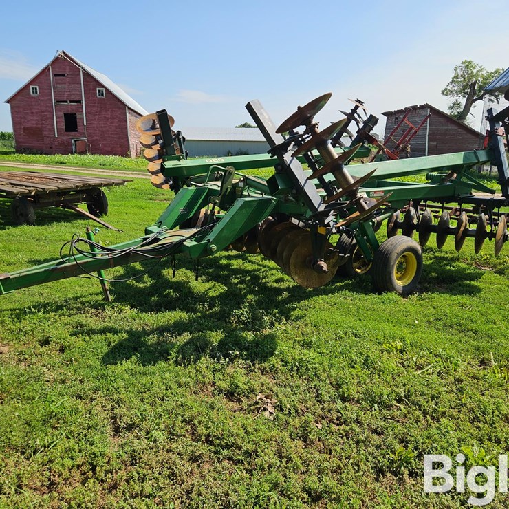 JOHN DEERE 630